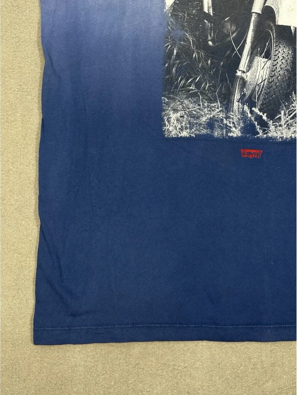 Men’s Levi’s Graphic T-Shirt – Motorcycle / “Built Strong” – Blue Ombre – XL